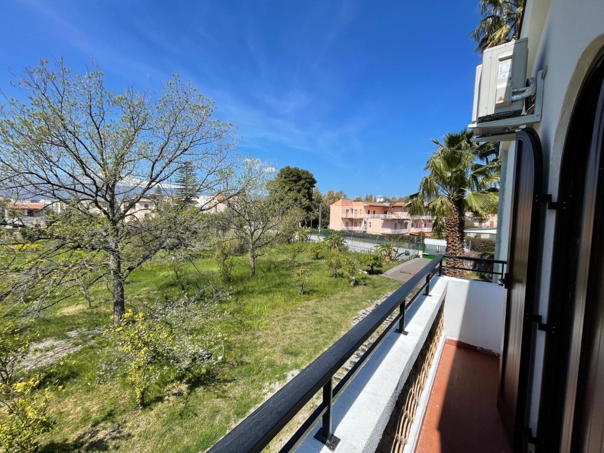 John Sea Suites Giardini Naxos Exterior foto