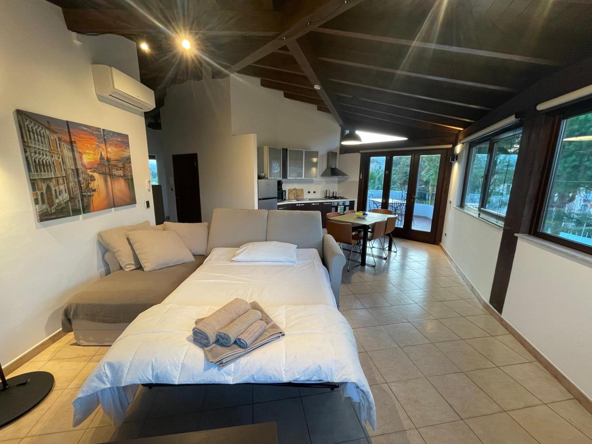 John Sea Suites Giardini Naxos Exterior foto